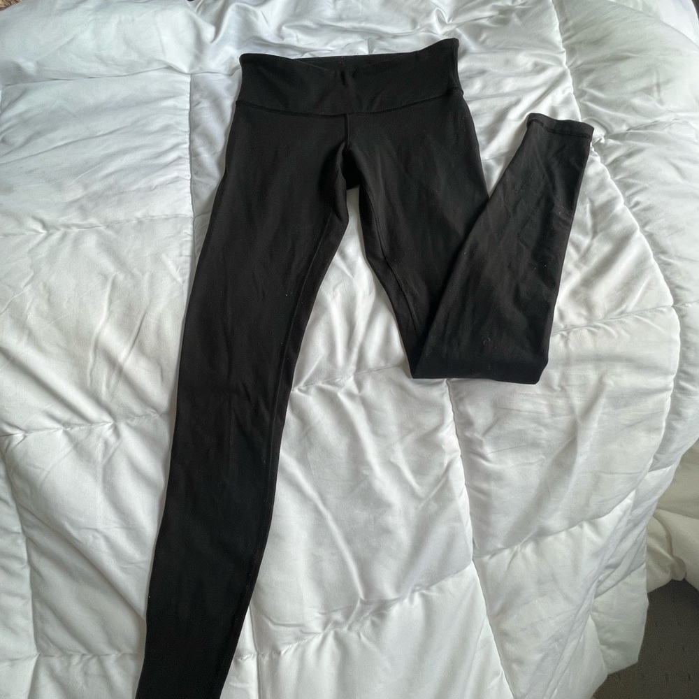 Lululemon, Wunder Under leggings, size 6!